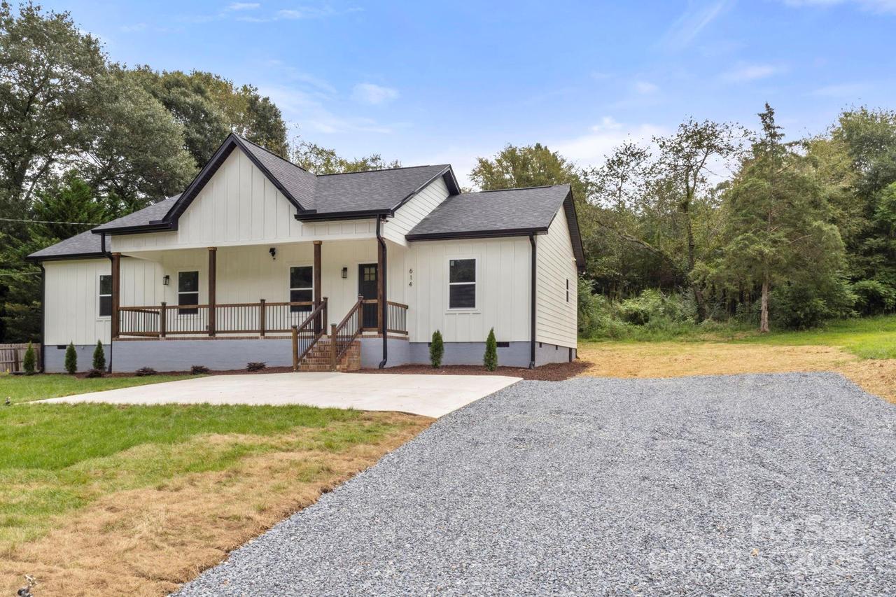 614 Hardin Rd., Dallas, NC 28034