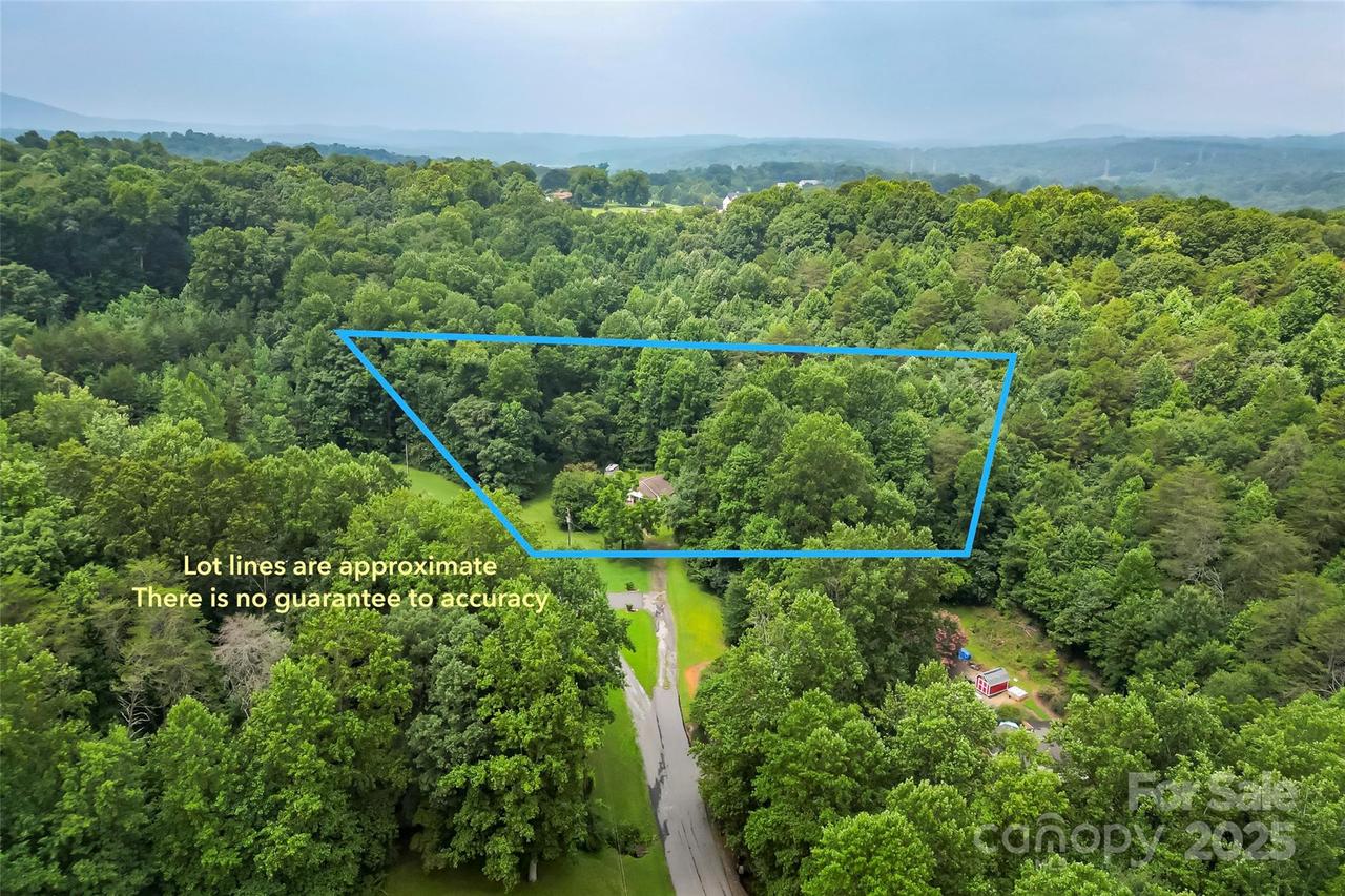 5526 Harris Farm Rd., Hickory, NC 28602