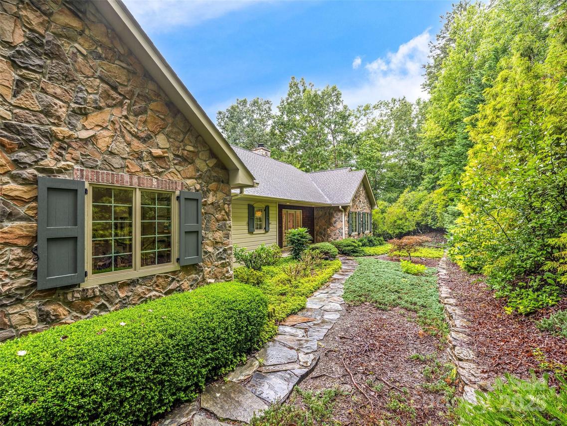 2043 Campbell Dr. #327, Pisgah Forest, NC 28768