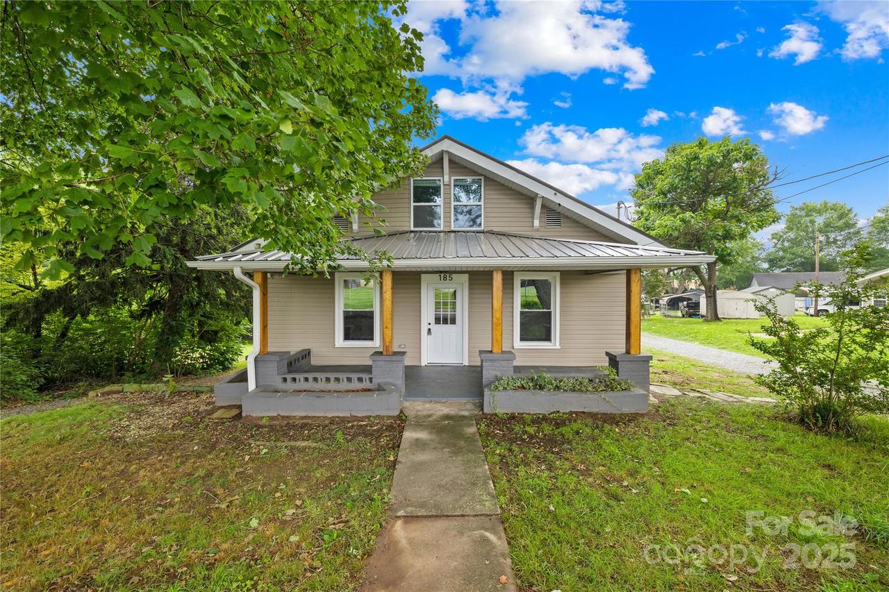 185 17th St., Hickory, NC 28602