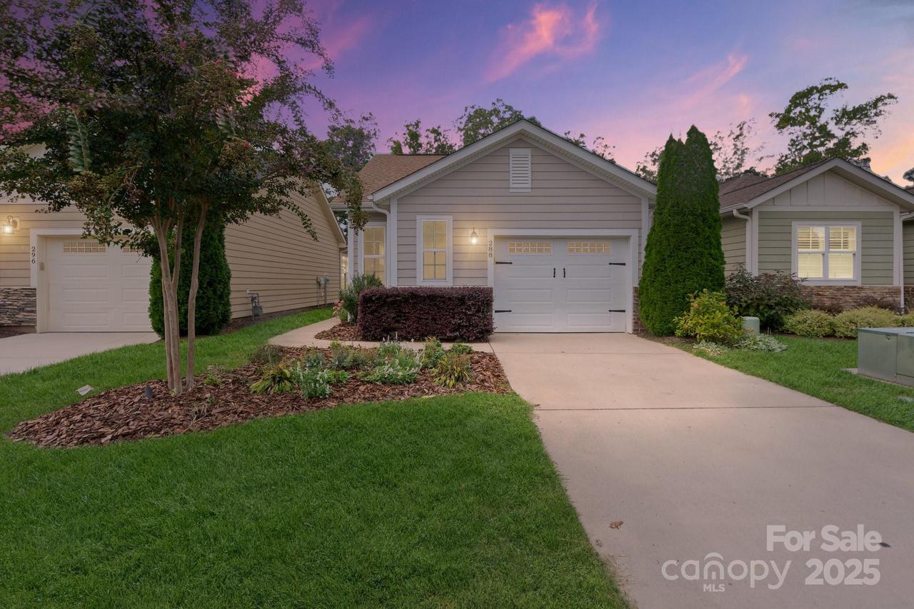 288 Flat Rock Dr., Denver, NC 28037