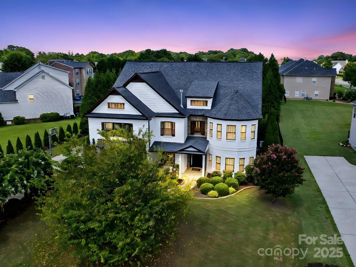 1402 Wynhurst Dr., Waxhaw, NC 28173