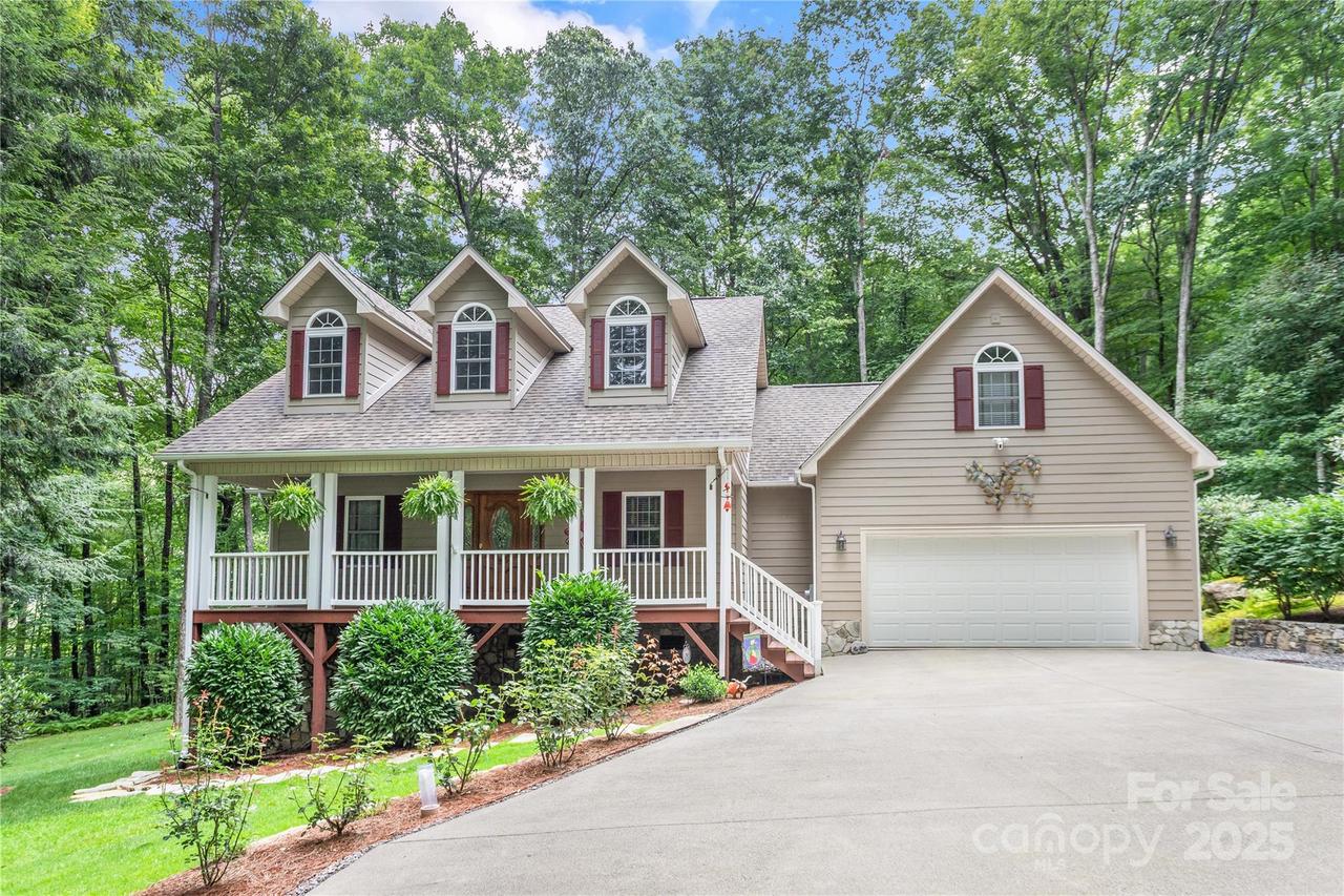 93 Hickory Dr., Maggie Valley, NC 28751
