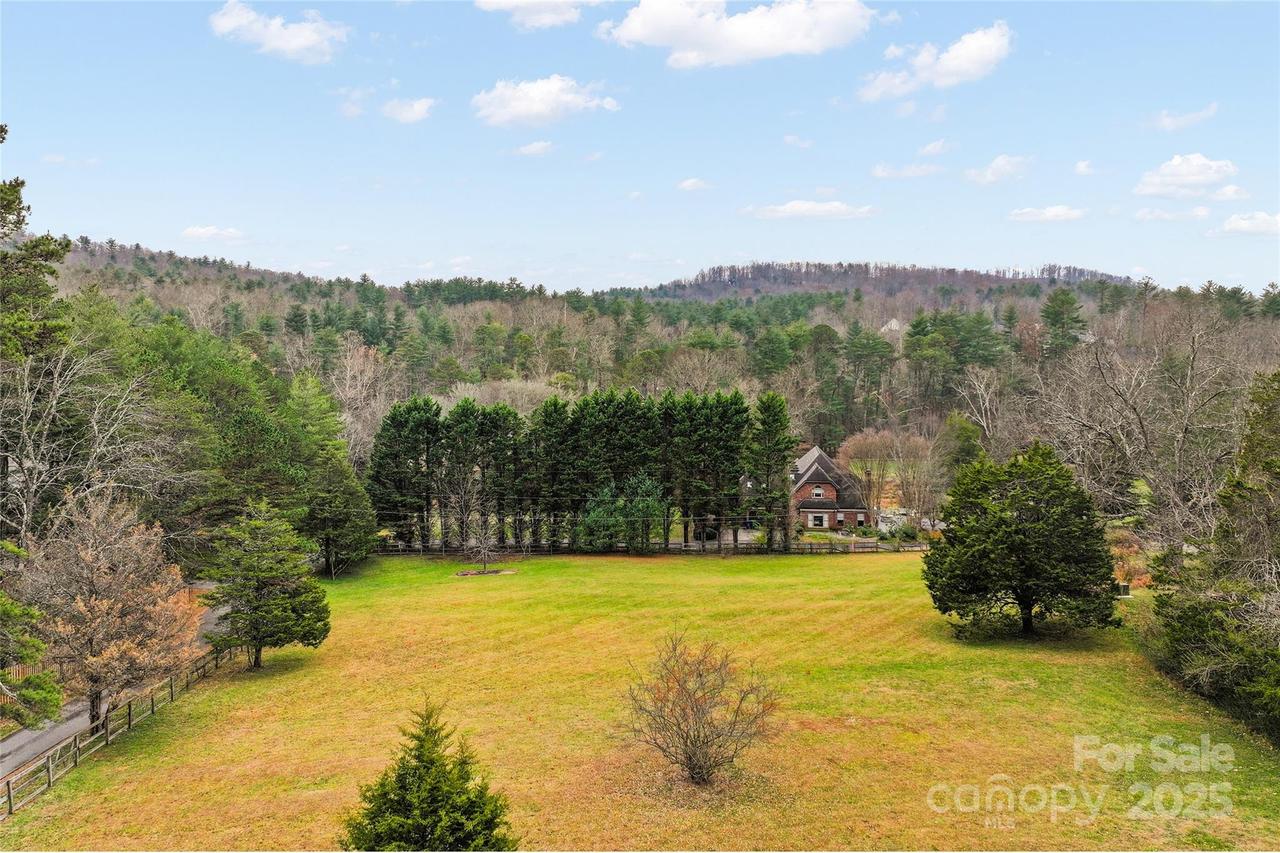 000 Racquet Club Rd., Asheville, NC 28803