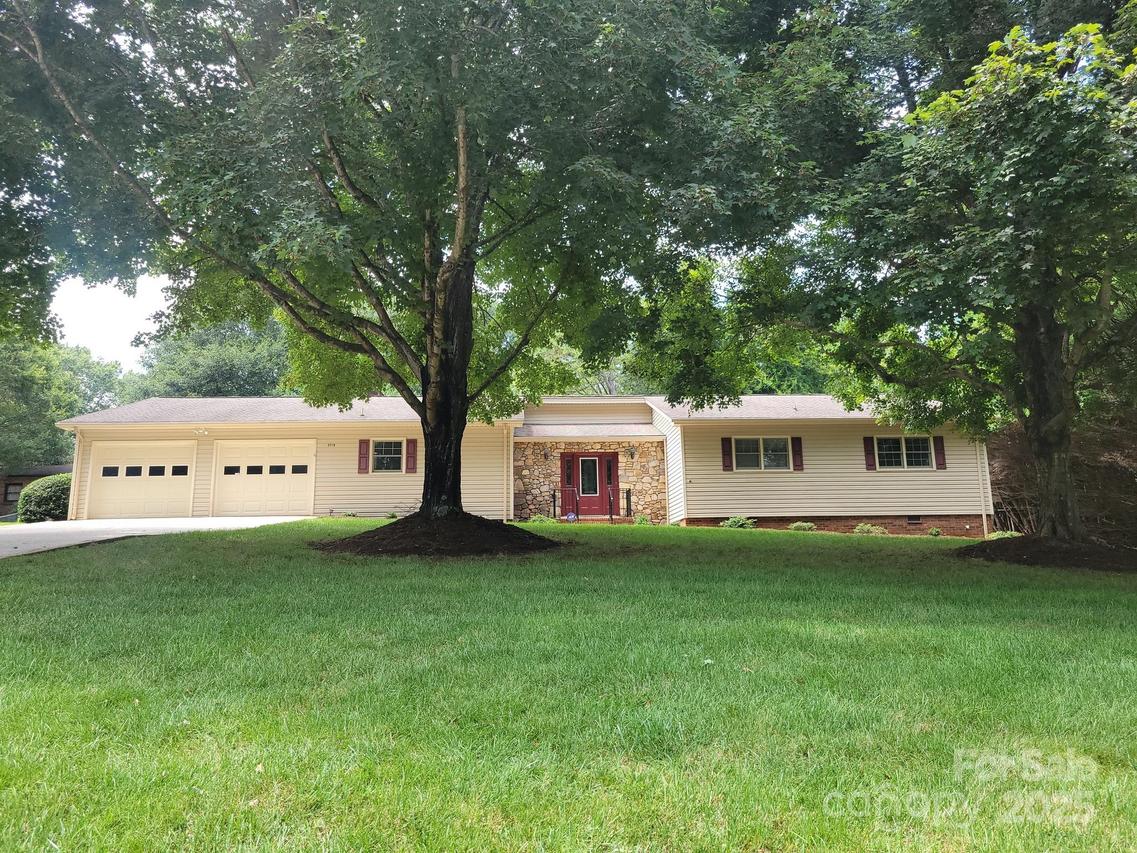 3719 Falling Creek Rd. #2, Hickory, NC 28601