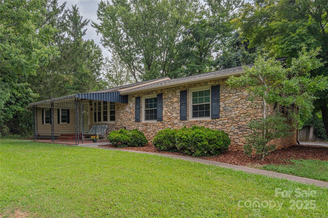 171 Olivette Rd., Asheville, NC 28804