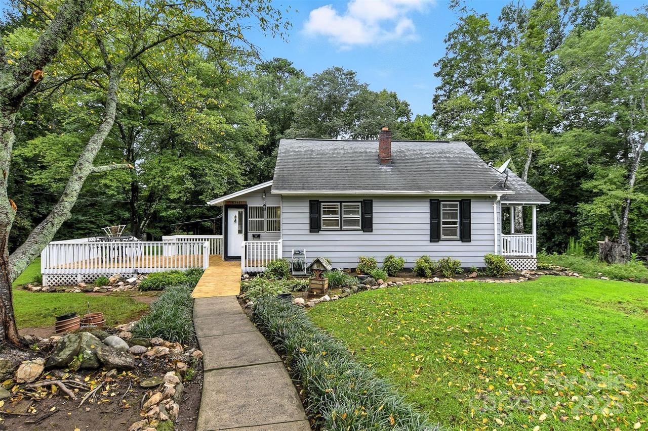 6346 Olas Dr., Hickory, NC 28602