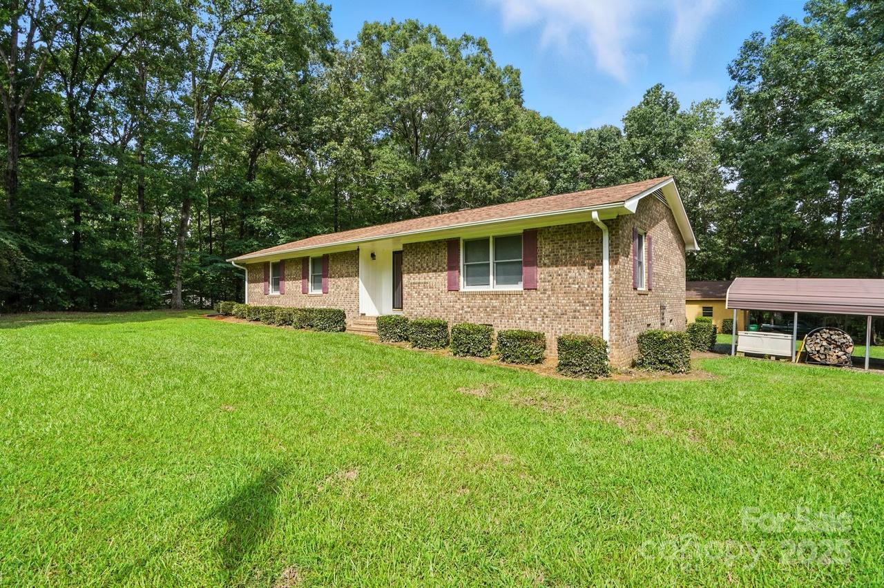 4207 Amanda Dr., Midland, NC 28107