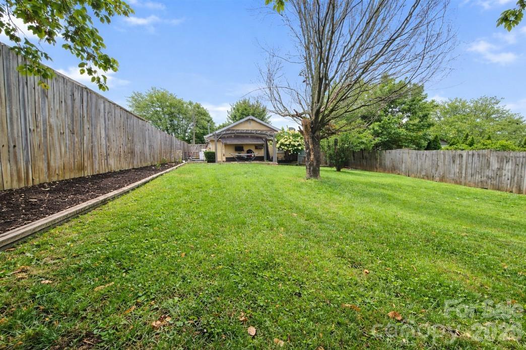 71 Fifth Ave., Asheville, NC 28806