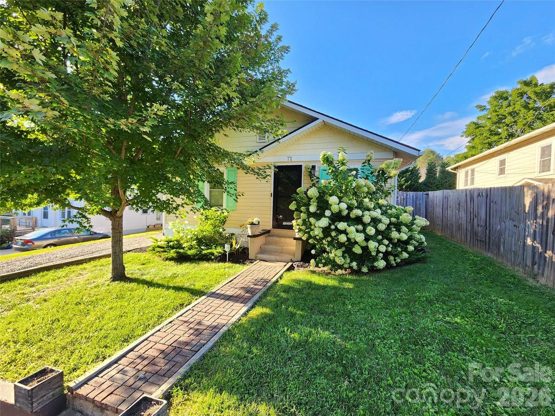 71 Fifth Ave., Asheville, NC 28806