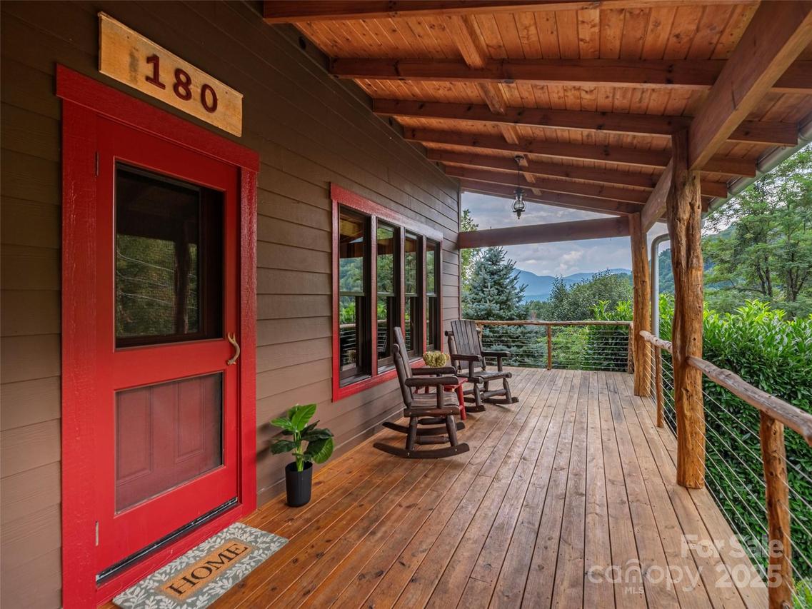 180 Raven Rock Dr., Waynesville, NC 28786
