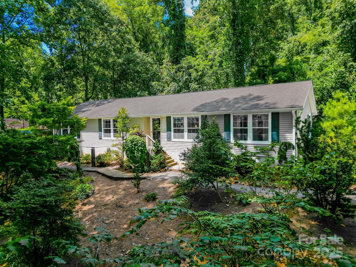 122 Little Jones Mountain Rd., Asheville, NC 28805