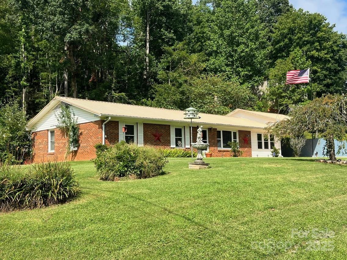 2534 Nix Creek Rd., Marion, NC 28752