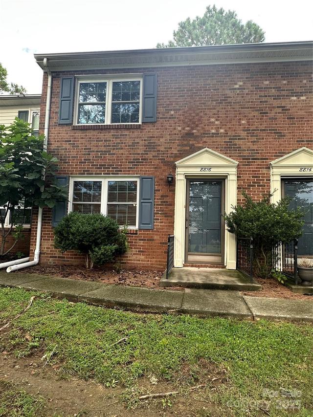 8816 Hunter Ridge Dr., Charlotte, NC 28226