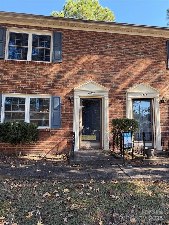 8816 Hunter Ridge Dr., Charlotte, NC 28226