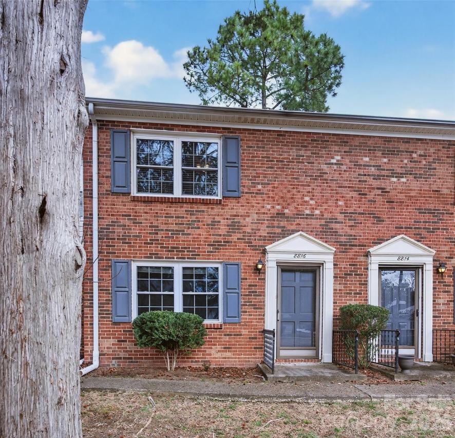 8816 Hunter Ridge Dr., Charlotte, NC 28226