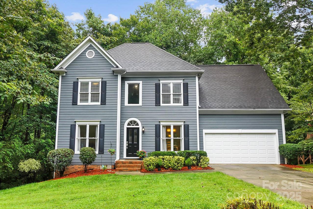 407 Shrewsbury Ln., Matthews, NC 28105