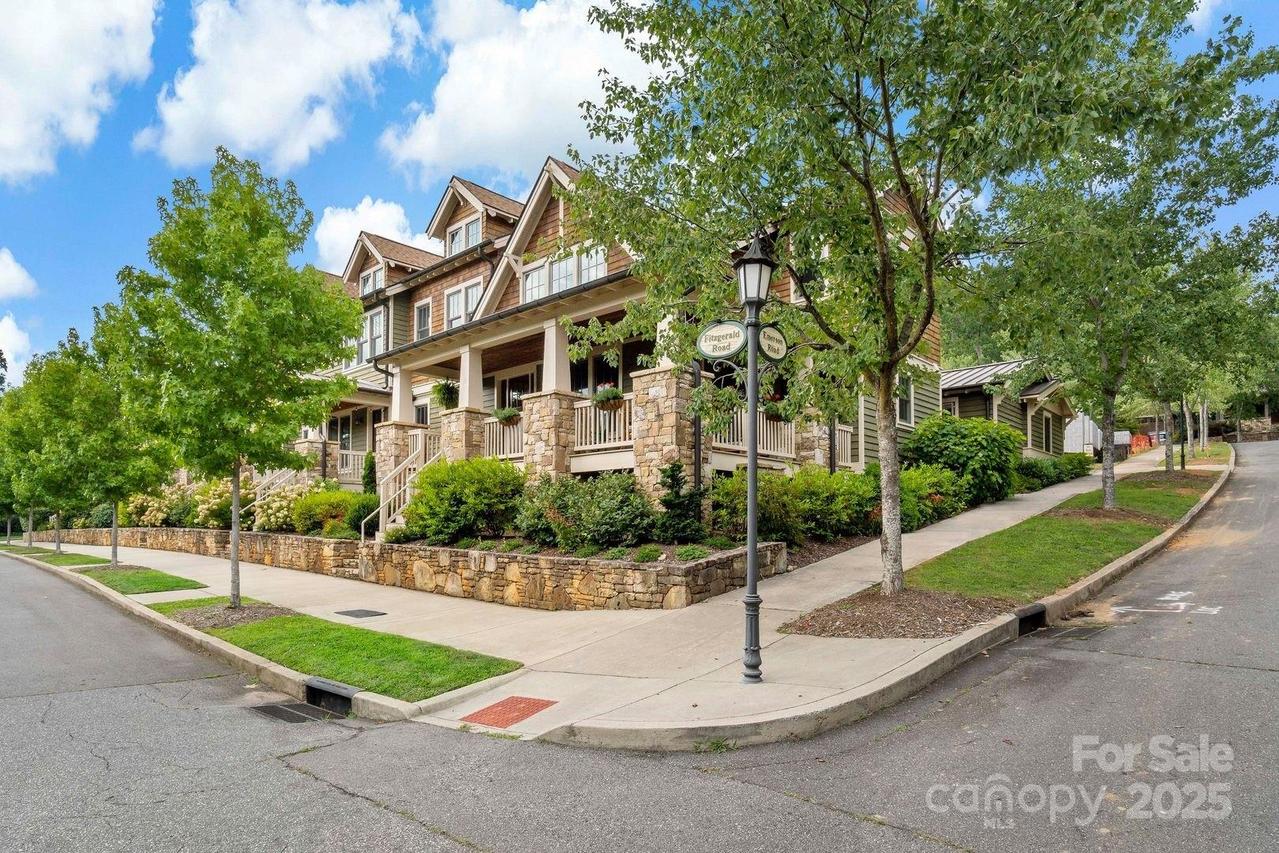 14 Fitzgerald Rd., Black Mountain, NC 28711
