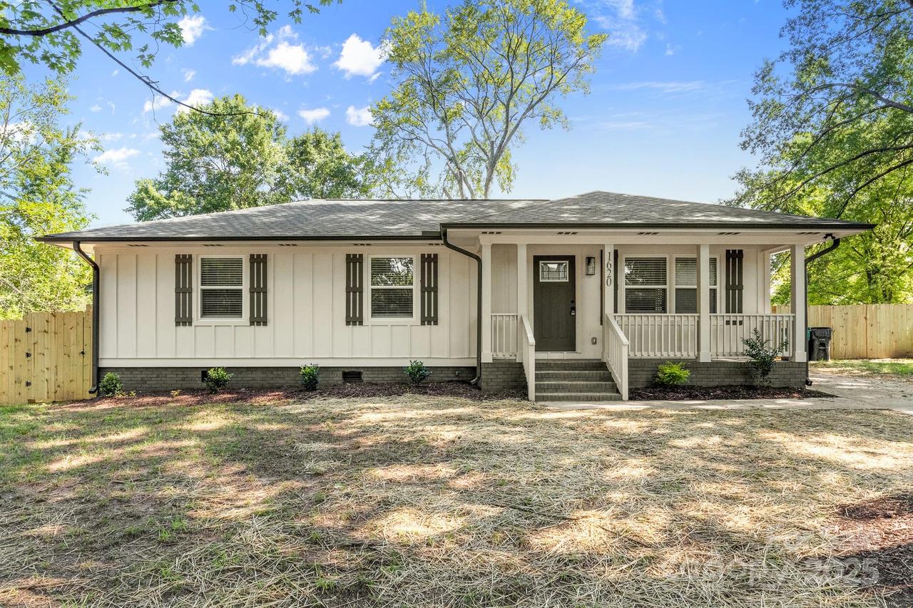 1620 Vogel Ct., Charlotte, NC 28206