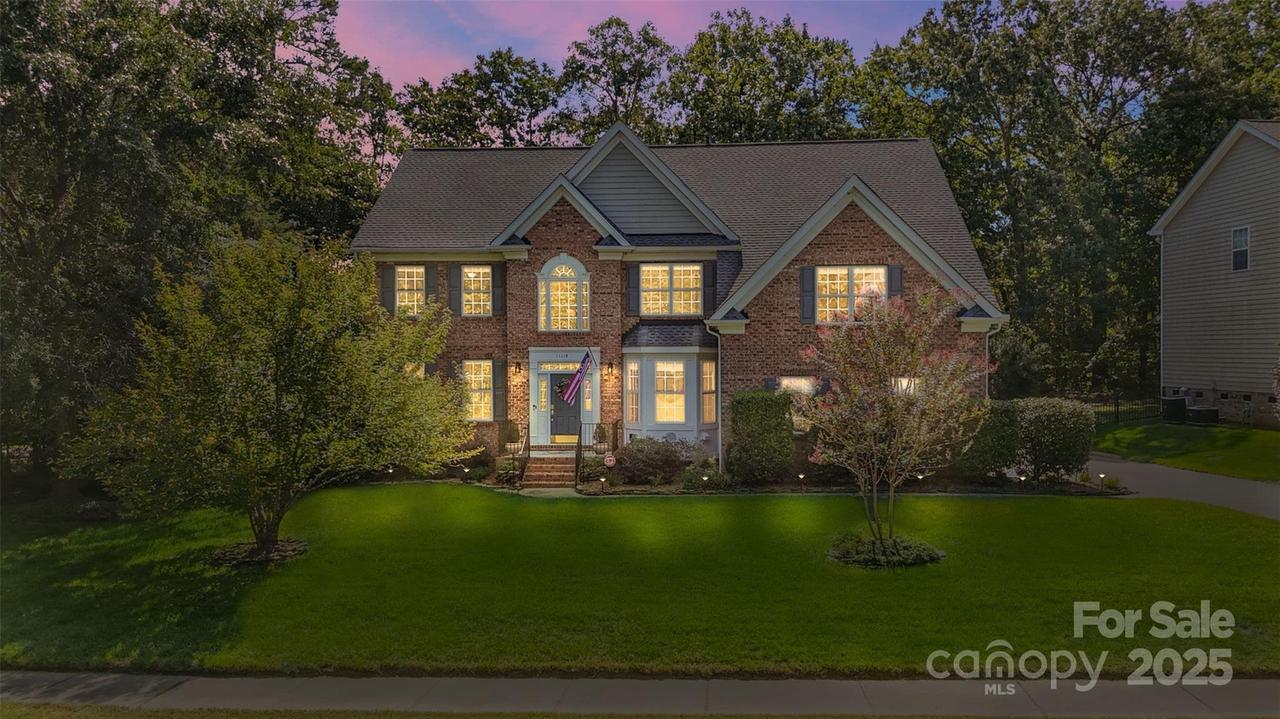 11118 Persimmon Creek Dr., Mint Hill, NC 28227