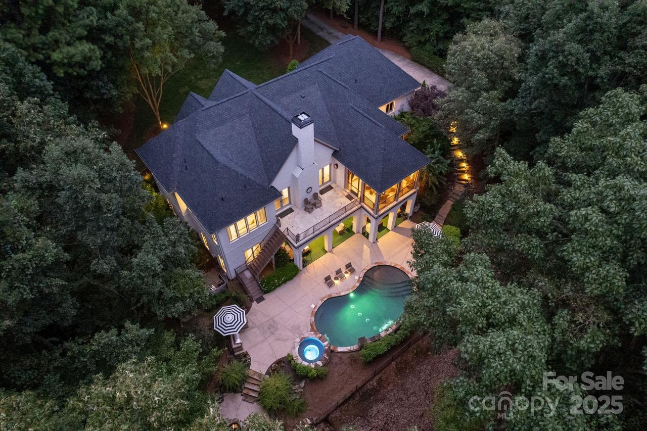 105 Breakwater Ct., Mooresville, NC 28117