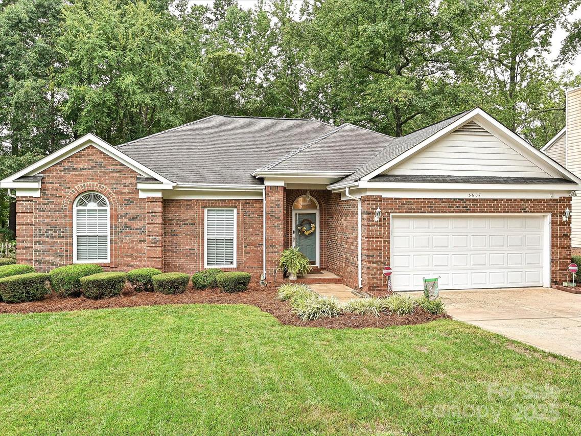 5607 Oak Dr., Charlotte, NC 28216