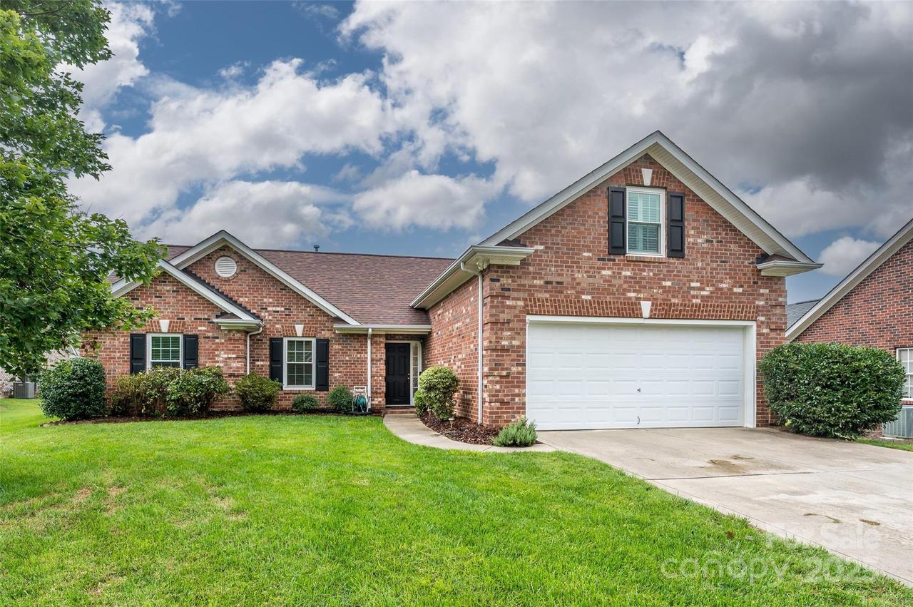 12617 Hill Pine Rd., Midland, NC 28107