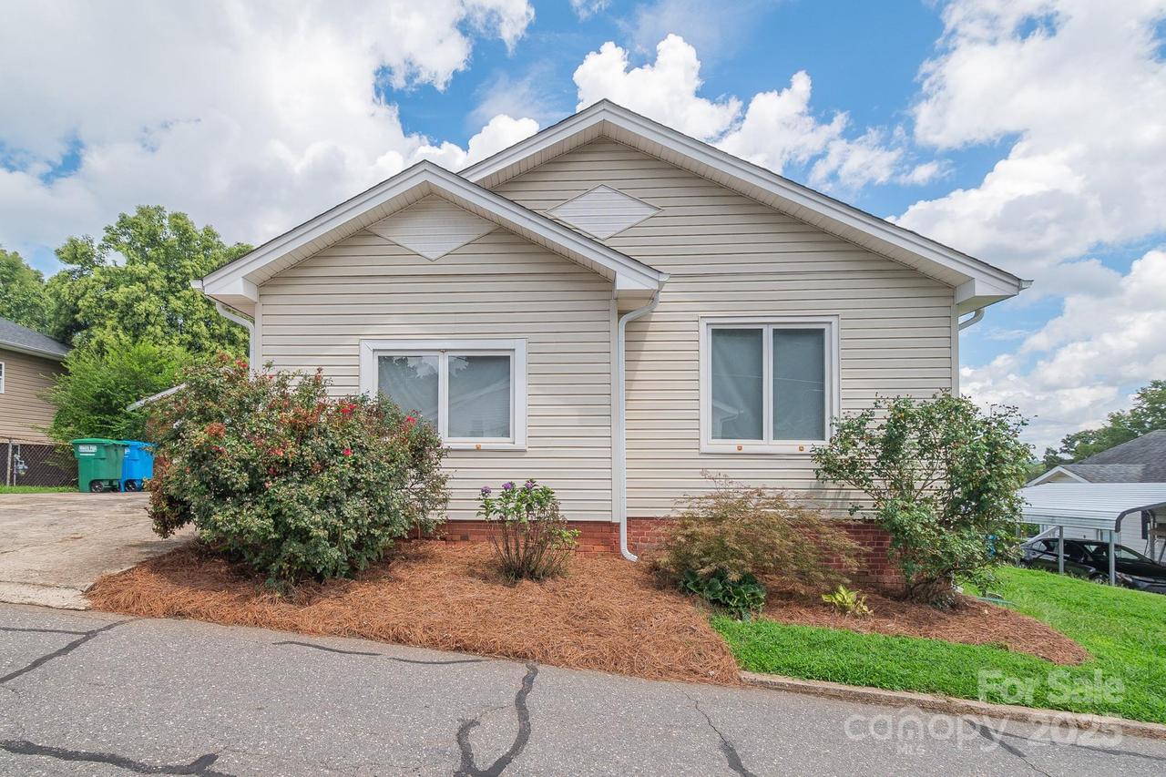 380 Woodlawn Ave., Cramerton, NC 28032