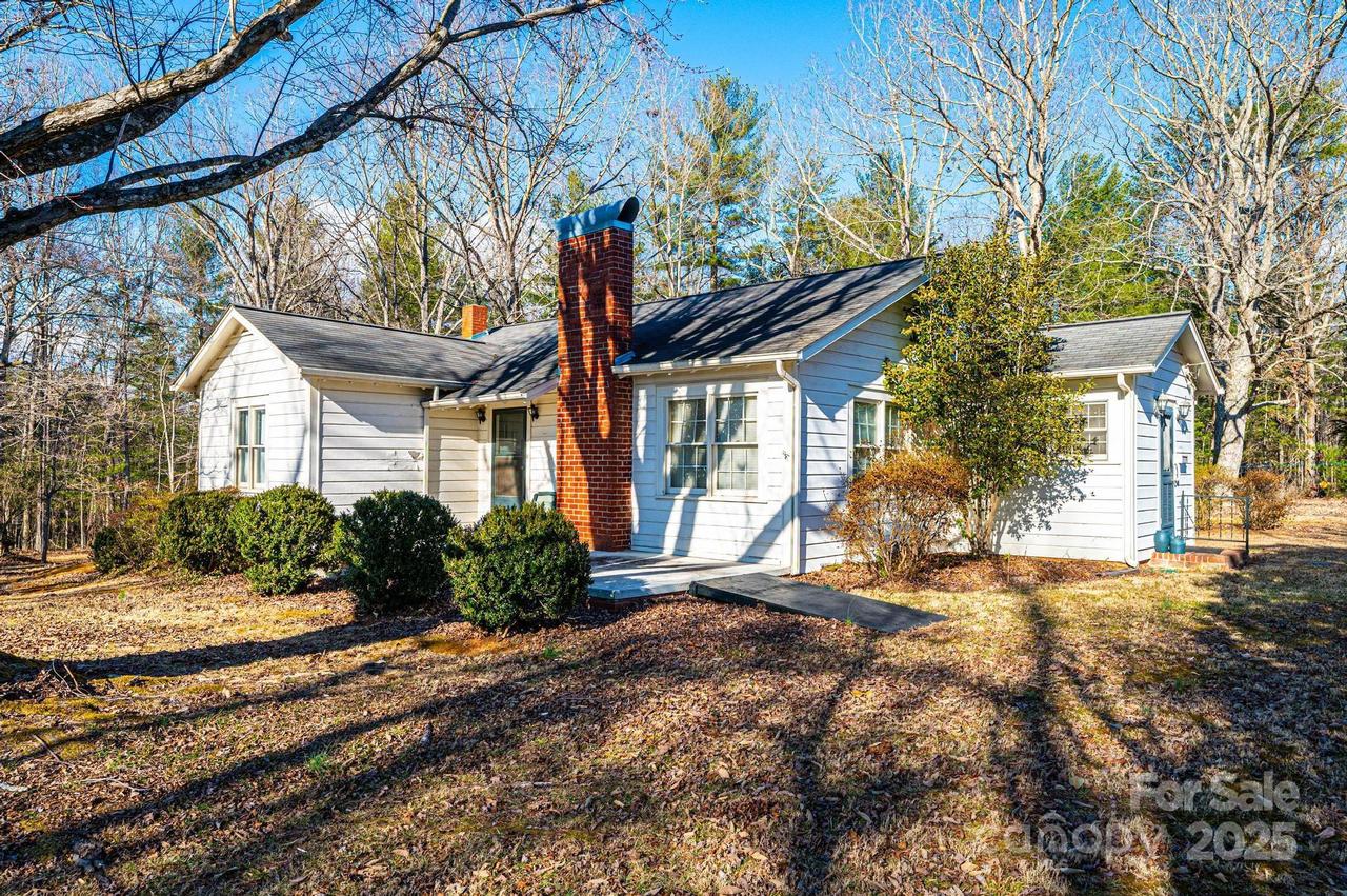 1396 Cottage Grove Rd., Lenoir, NC 28645