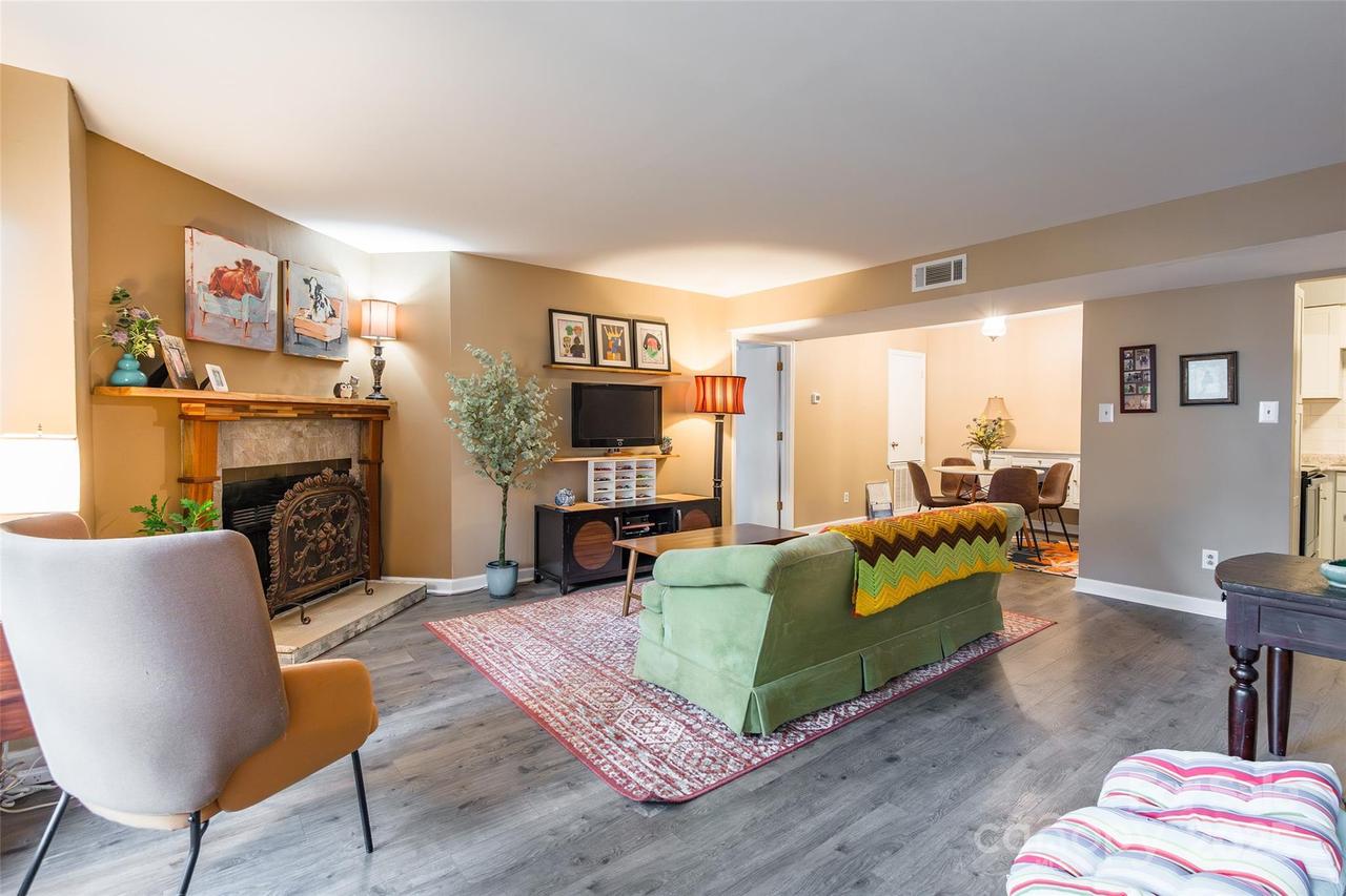 1604 Sharon Rd. #23, Charlotte, NC 28210