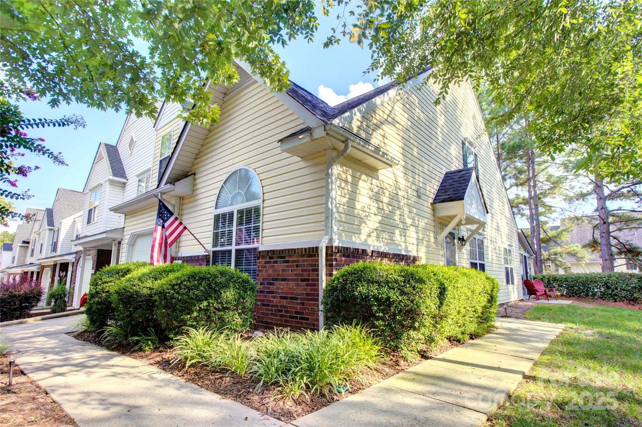 951 Sparrows Nest Ln., Pineville, NC 28134