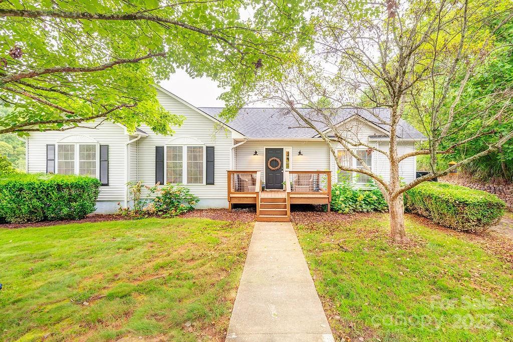 215 Green Meadow Ln., Mars Hill, NC 28754