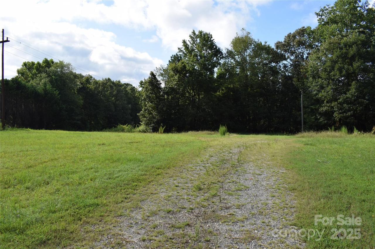 1302 W Melvin Hill Rd., Columbus, NC 28722
