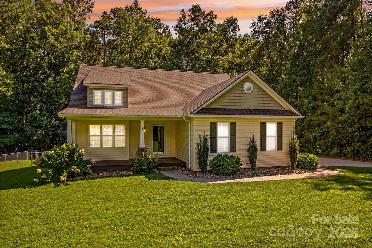 215 Meadow Lake Dr., Salisbury, NC 28146