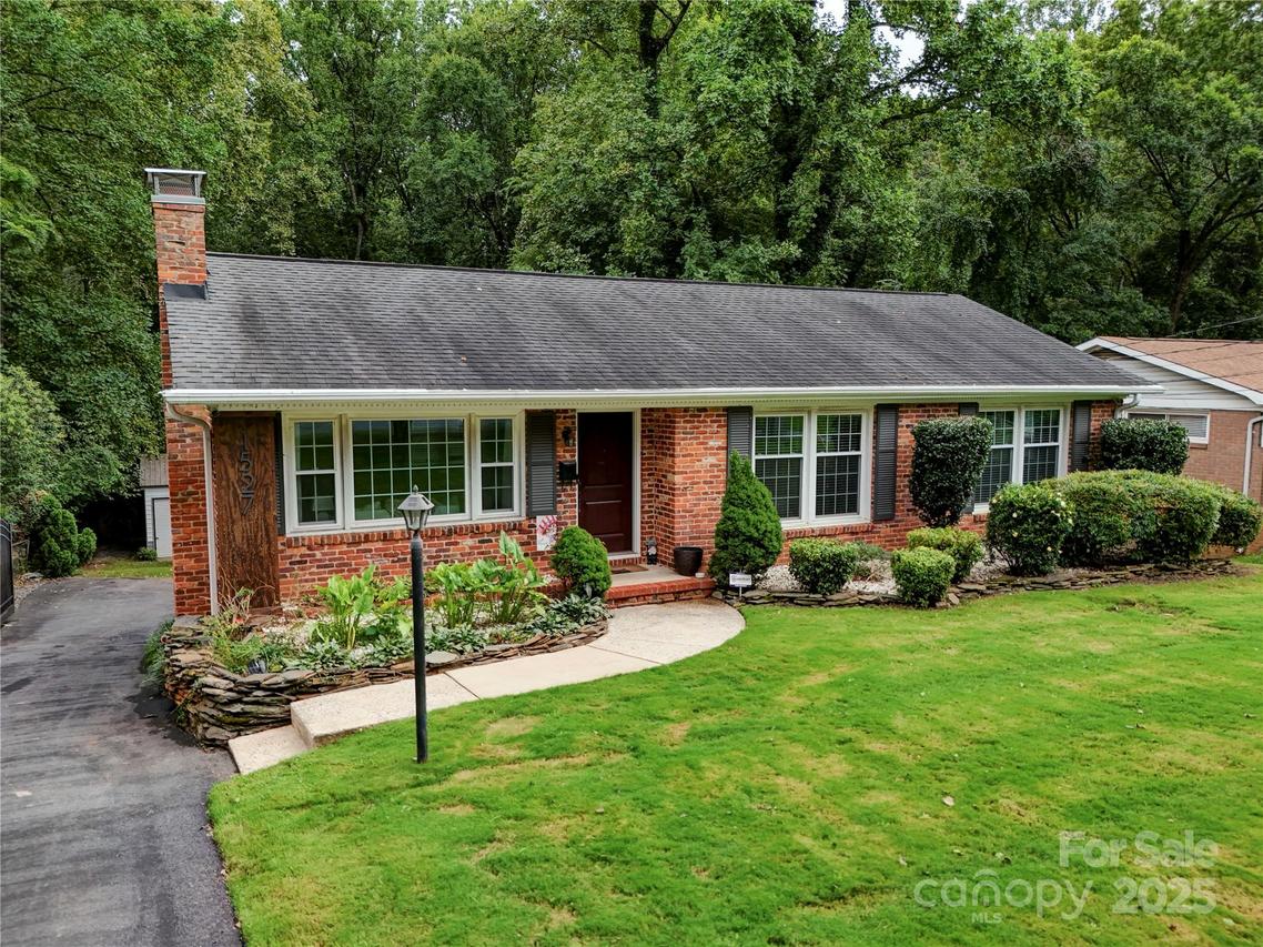 1527 Burnley Rd., Charlotte, NC 28210