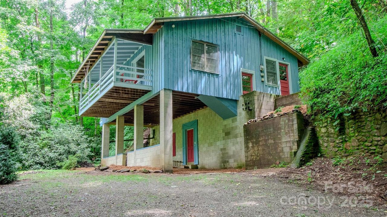 74 Woodland Rd., Balsam, NC 28707