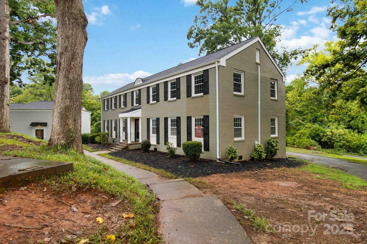 343 Wakefield Dr., Charlotte, NC 28209