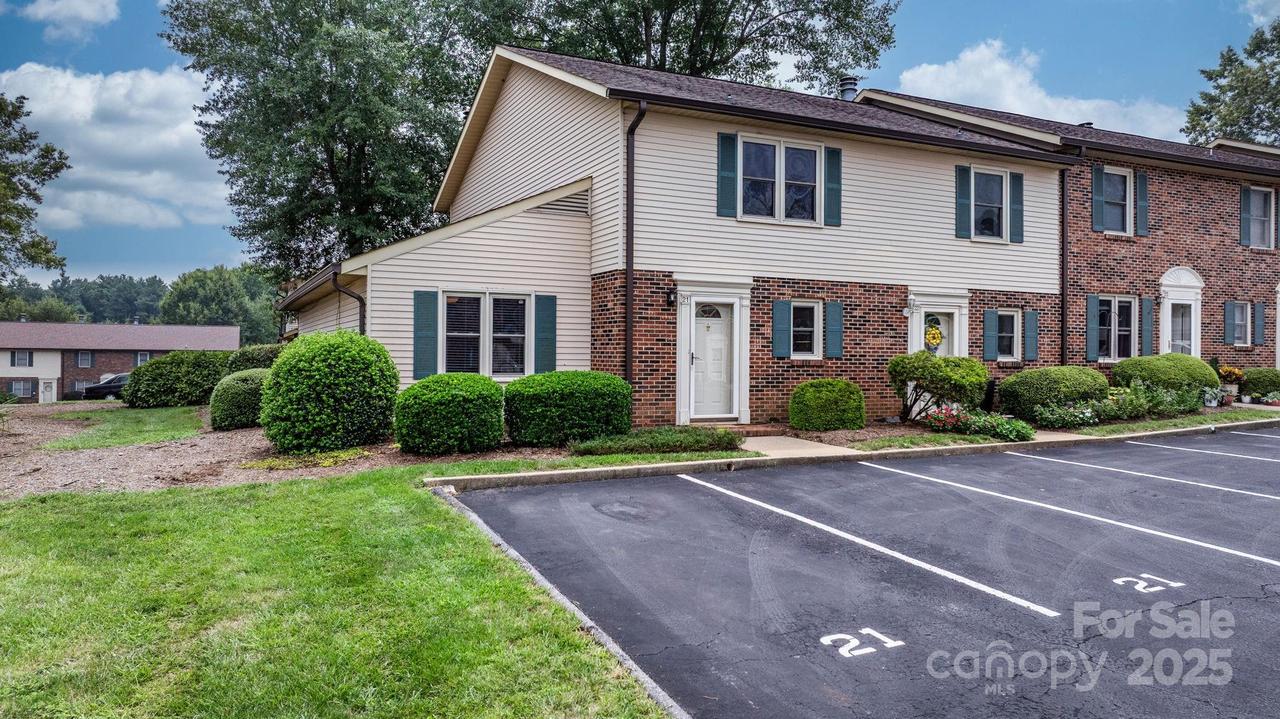 1330 5th St. #21, Hickory, NC 28601