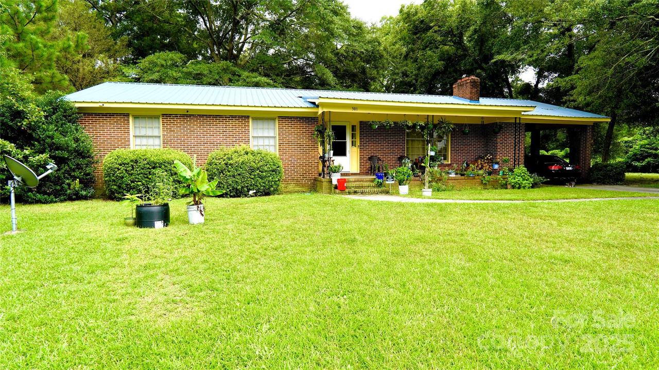 301 Mcgirts Bridge Rd., Laurinburg, NC 28352