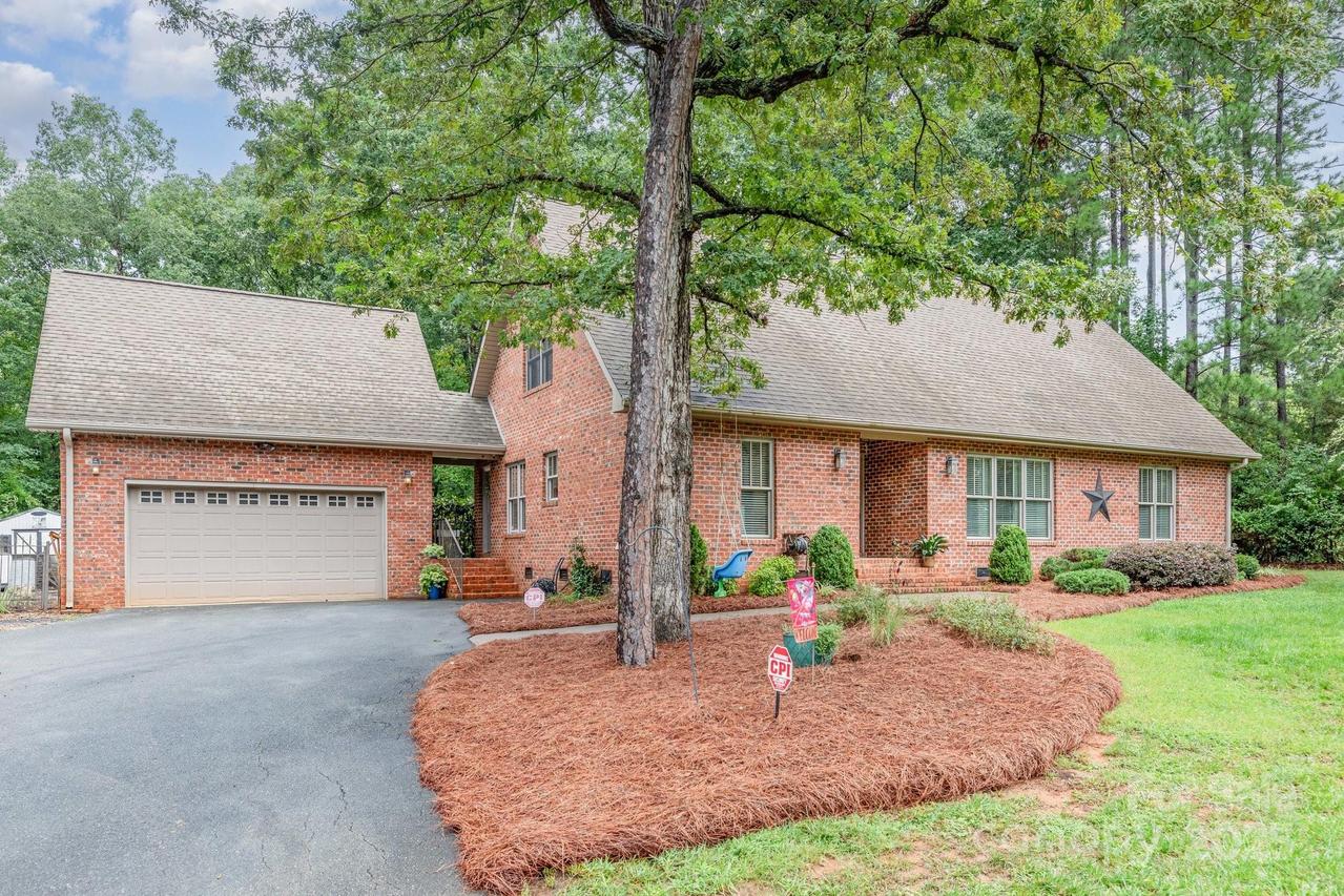 11855 Sam Black Rd., Midland, NC 28107