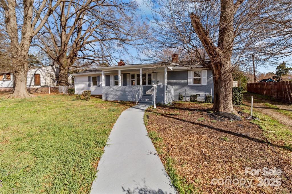 2418 Acapulco Dr., Gastonia, NC 28054