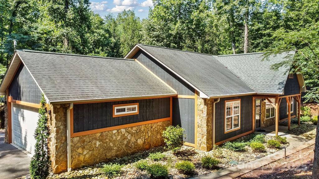 872 Hayes Rd., Columbus, NC 28722