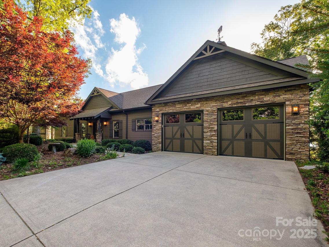 2388 Connestee Tr., Brevard, NC 28712