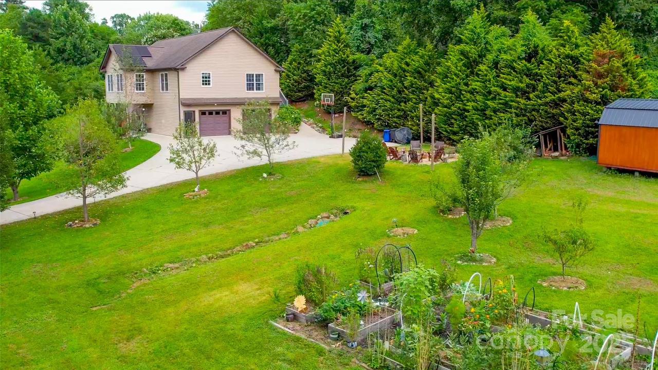 159 S Willow Brook Dr., Asheville, NC 28806