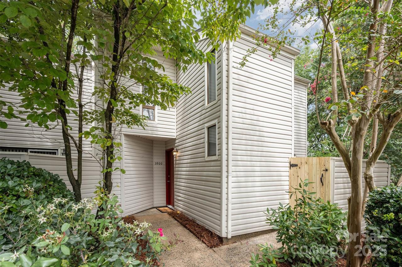7800 Hummingbird Ln., Charlotte, NC 28212