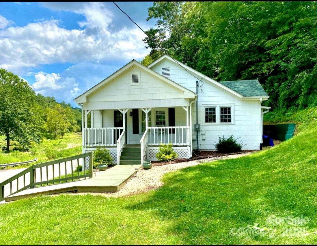 1294 Cane Creek Rd., Bakersville, NC 28705