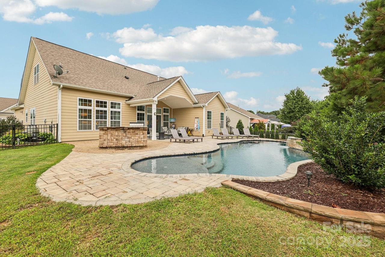 209 Hunters Hill Dr., Statesville, NC 28677