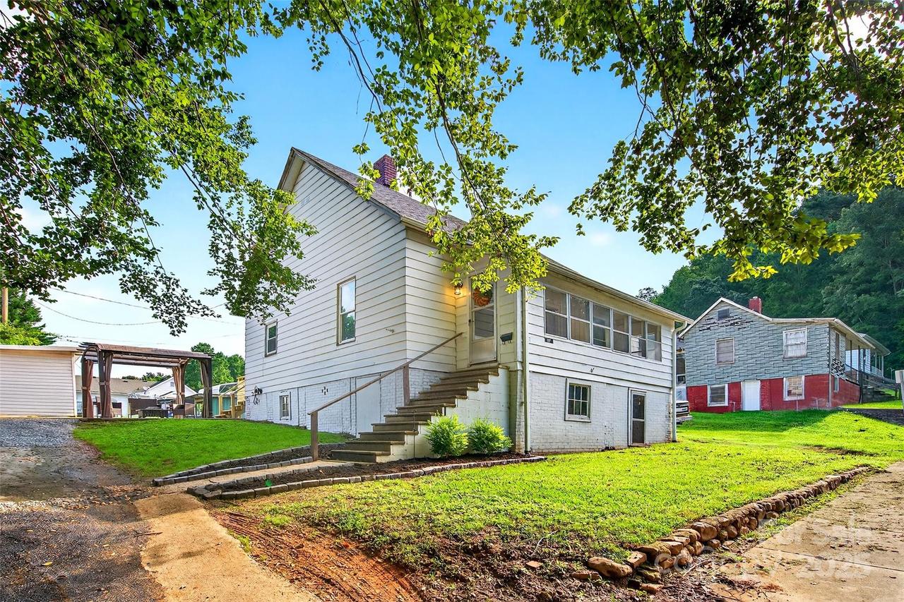 87 2nd St., Marion, NC 28752