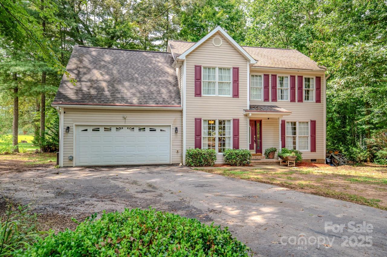 303 Theron Ct., Candler, NC 28715