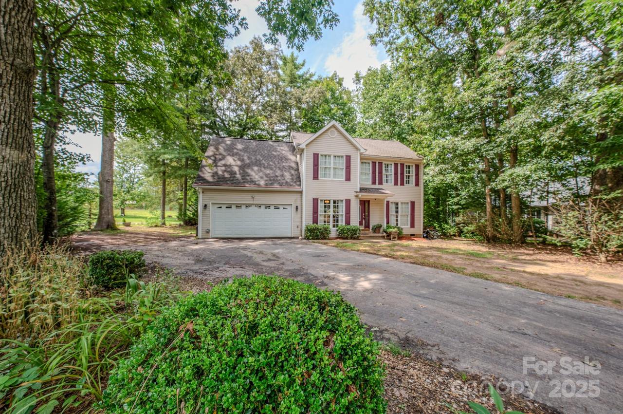 303 Theron Ct., Candler, NC 28715